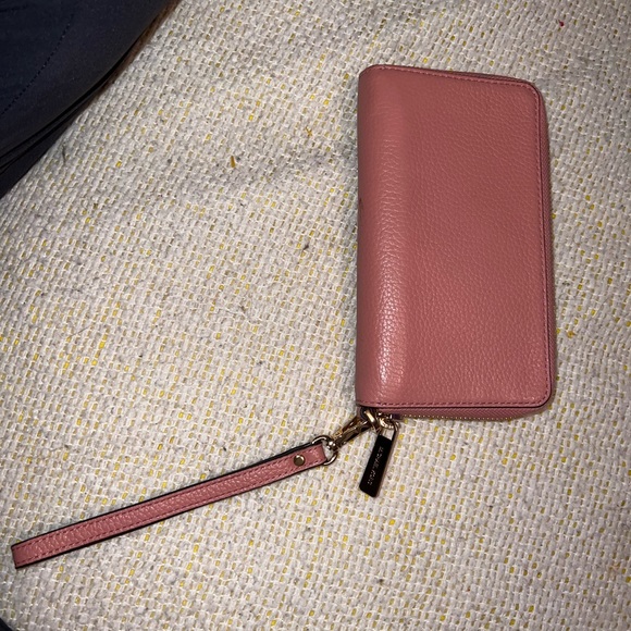 Michael Kors Wallet - Picture 2 of 7